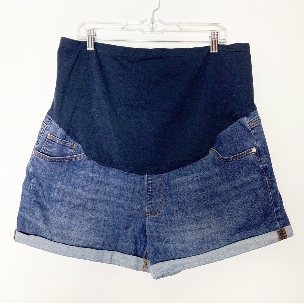 Time and Tru Maternity Full Panel Shorts
